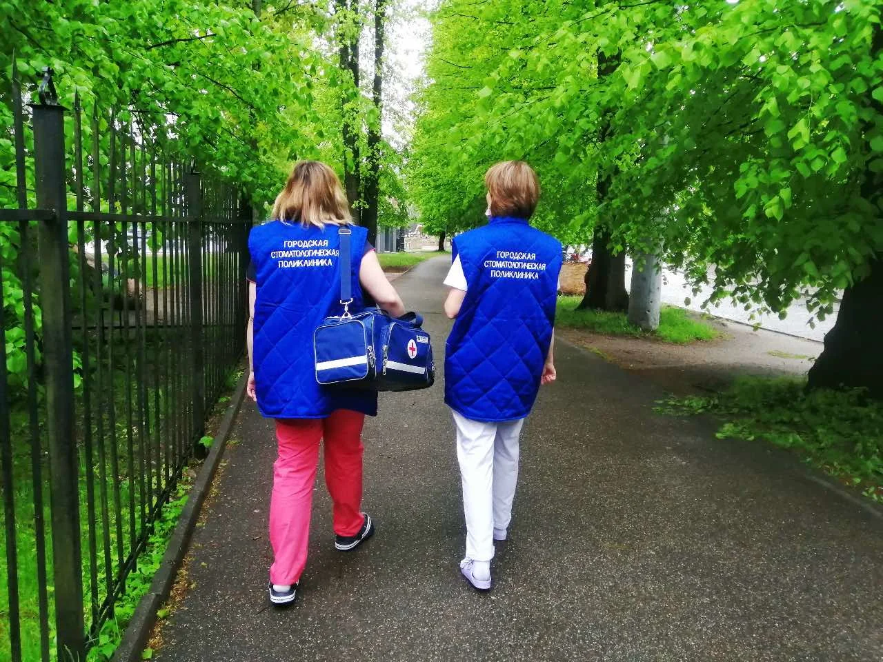 Врачи Городской стоматологической поликлиники оказывают помощь маломобильным калининградцам на дому