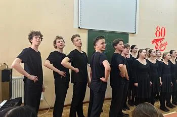 В честь Дня Победы театральная студия «СТОП» им. Б.И. Бейненсона выступила в больнице