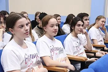 Будущих медиков воспитывают школы области