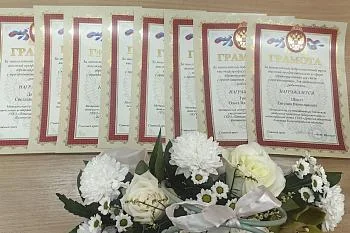 В Детской областной больнице  медиков поздравили с профессиональным праздником