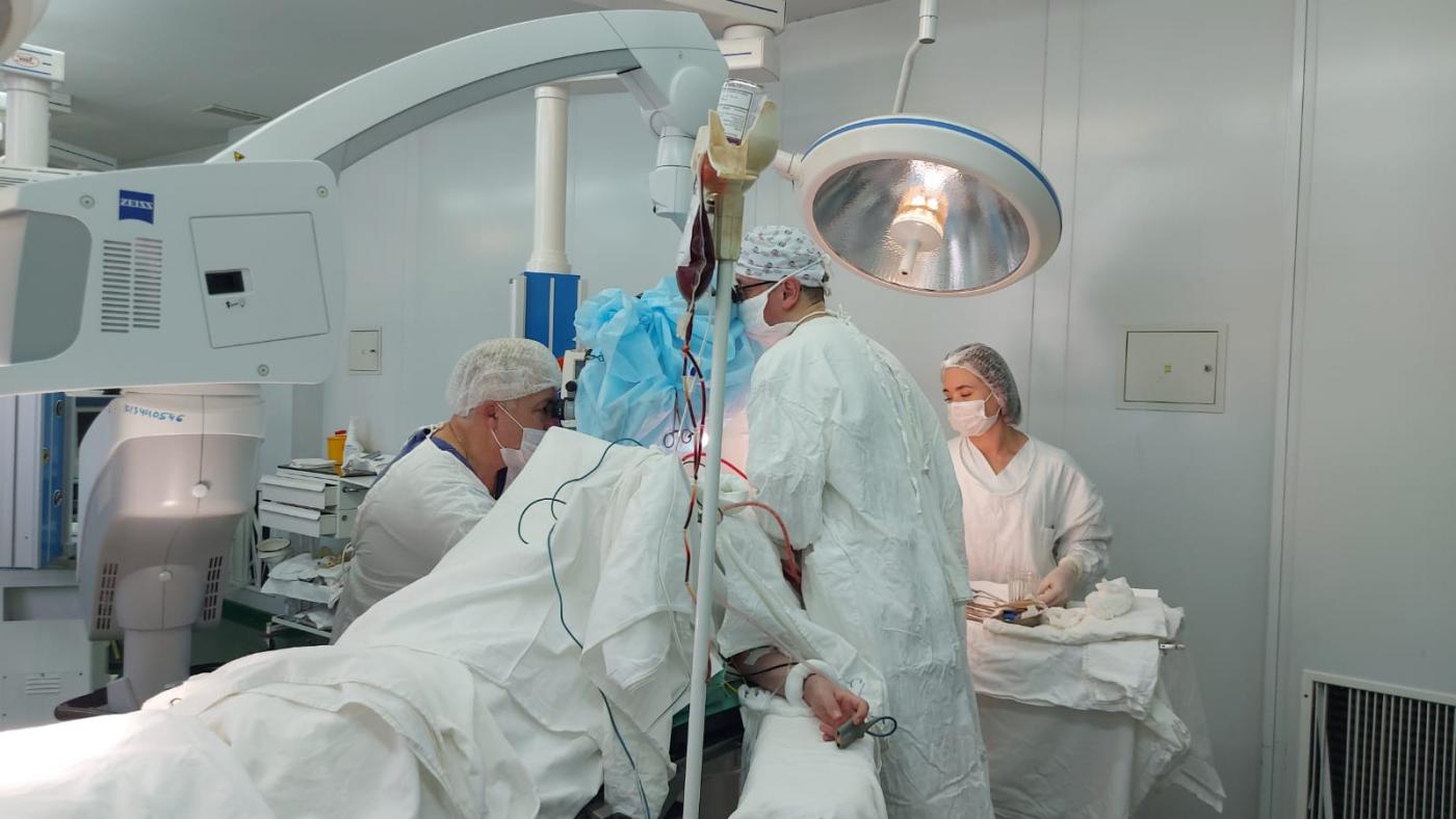 Калининградские нейрохирурги  провели сложную высокотехнологичную операцию на головном мозге