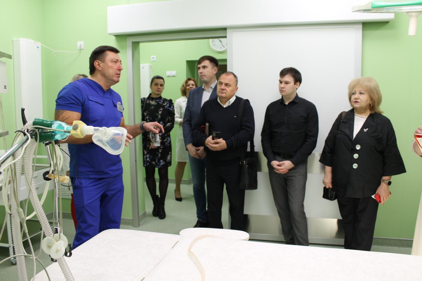 Детскую областную больницу посетила группа руководителей учебных учреждений Калининградской области